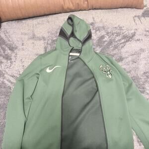 Milwaukee bucks player warm up jacket - Size M